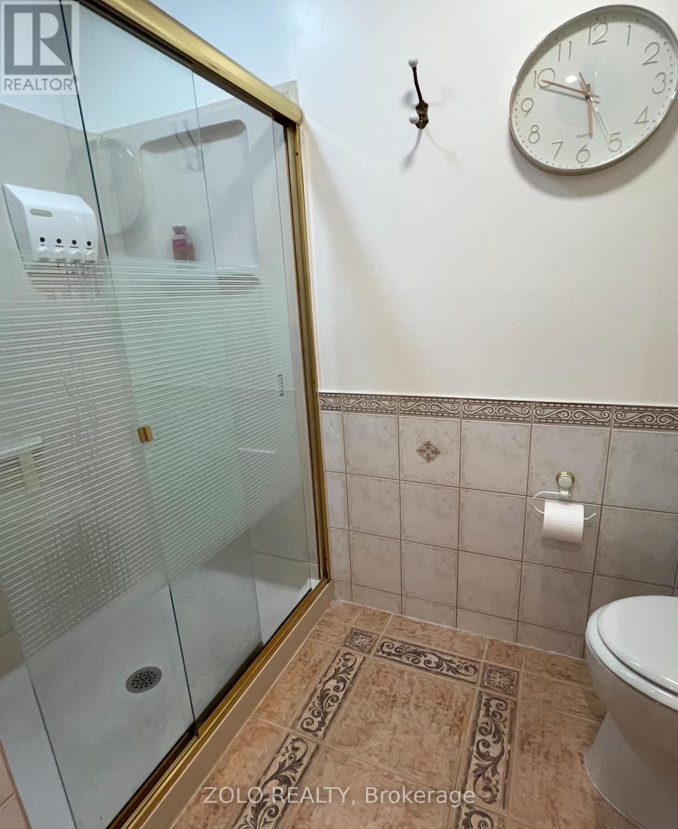 736 Hauteview Crescent