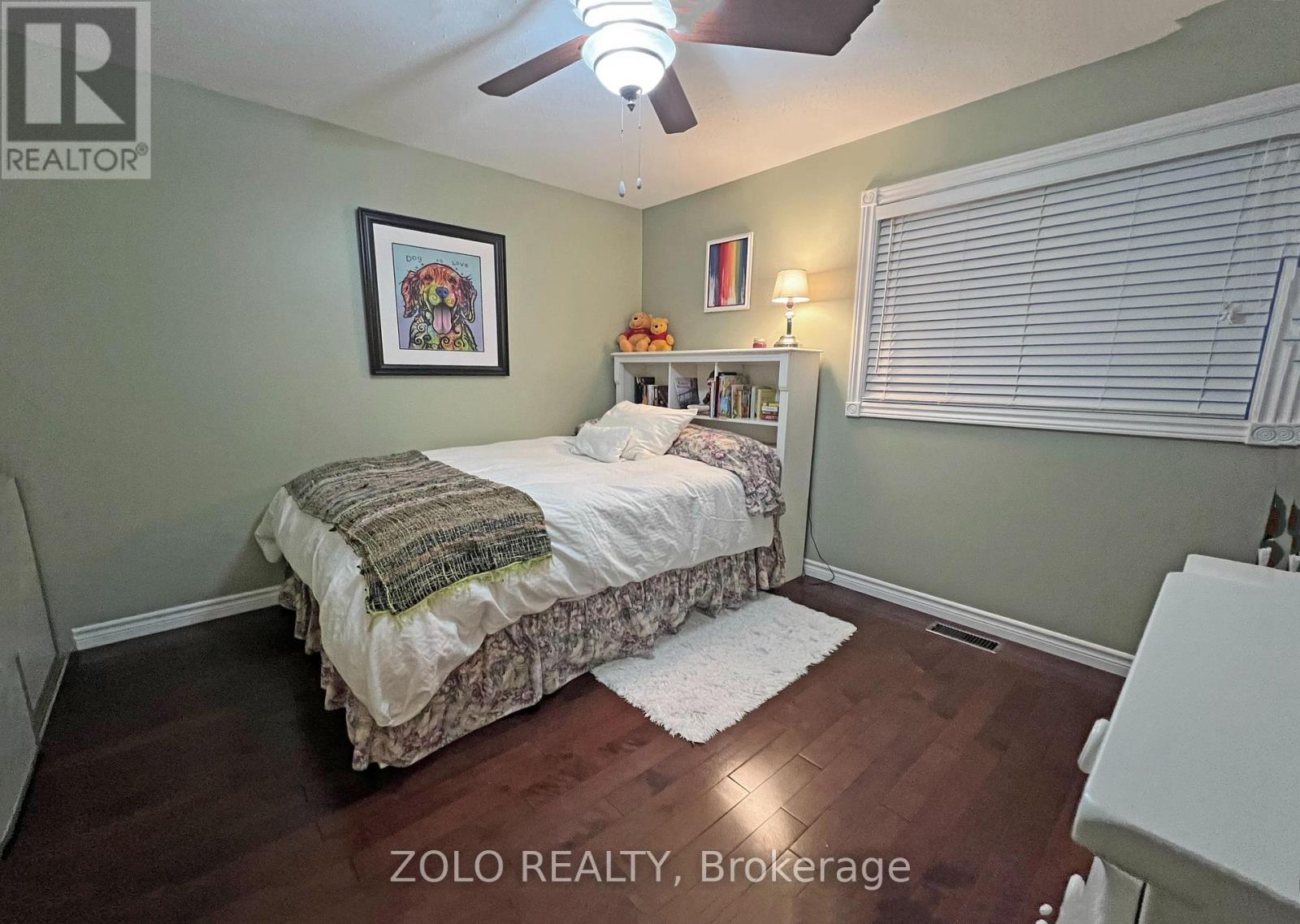 736 Hauteview Crescent