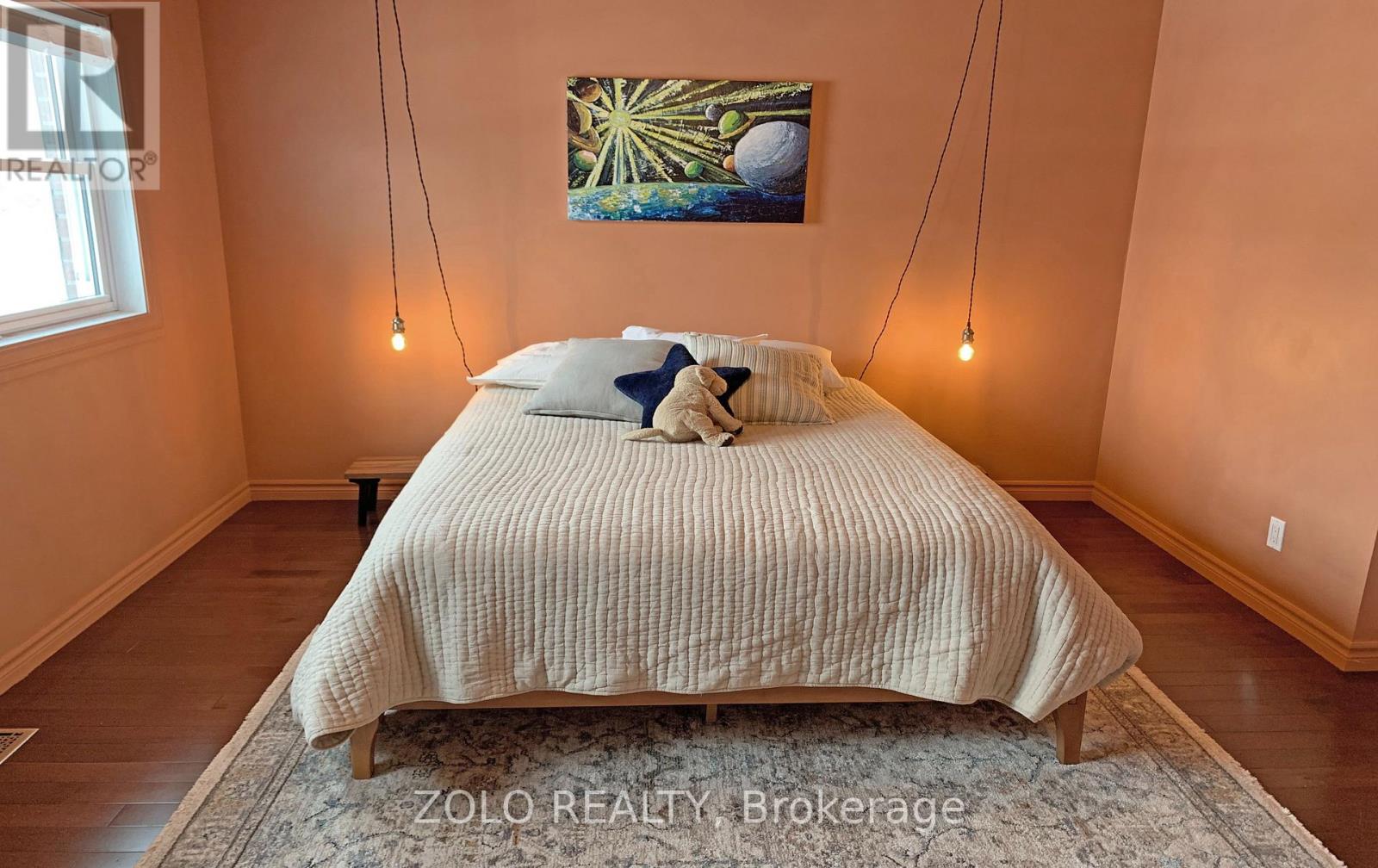 736 Hauteview Crescent