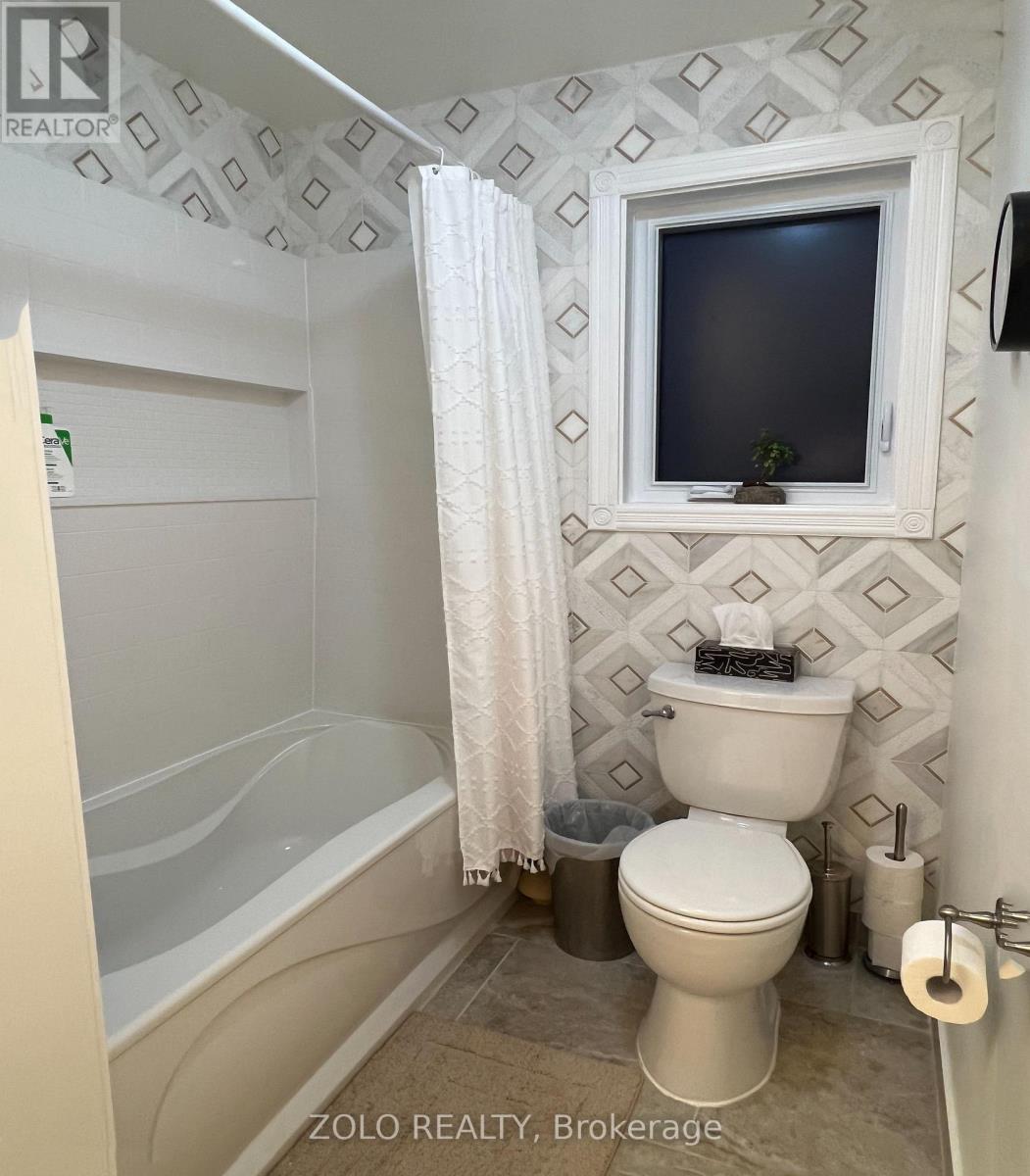 736 Hauteview Crescent