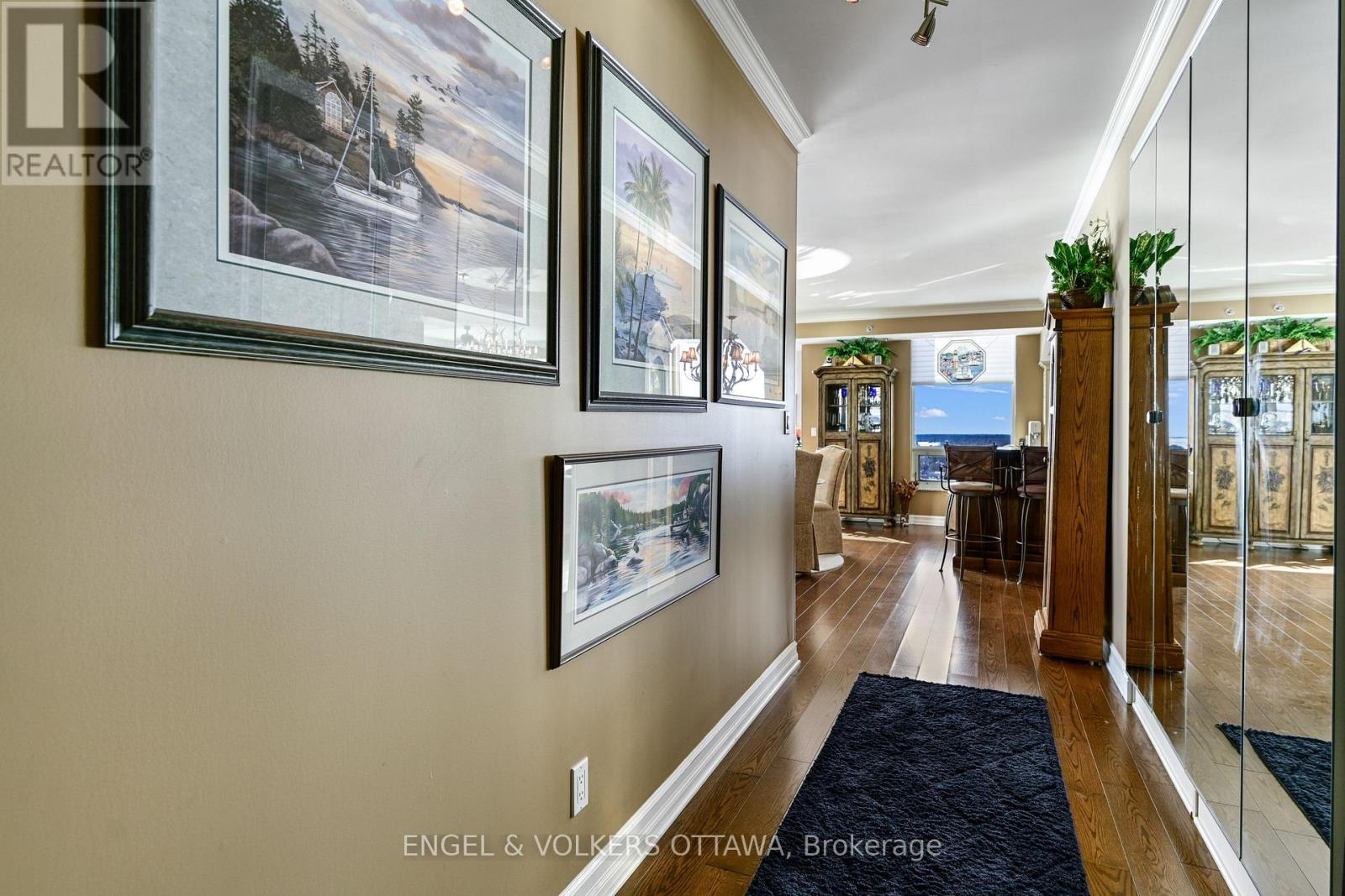 1802 - 15 St Andrew Street