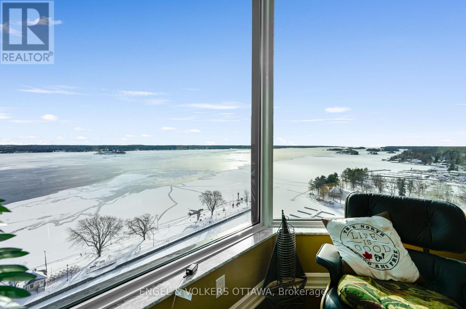 1802 - 15 St Andrew Street