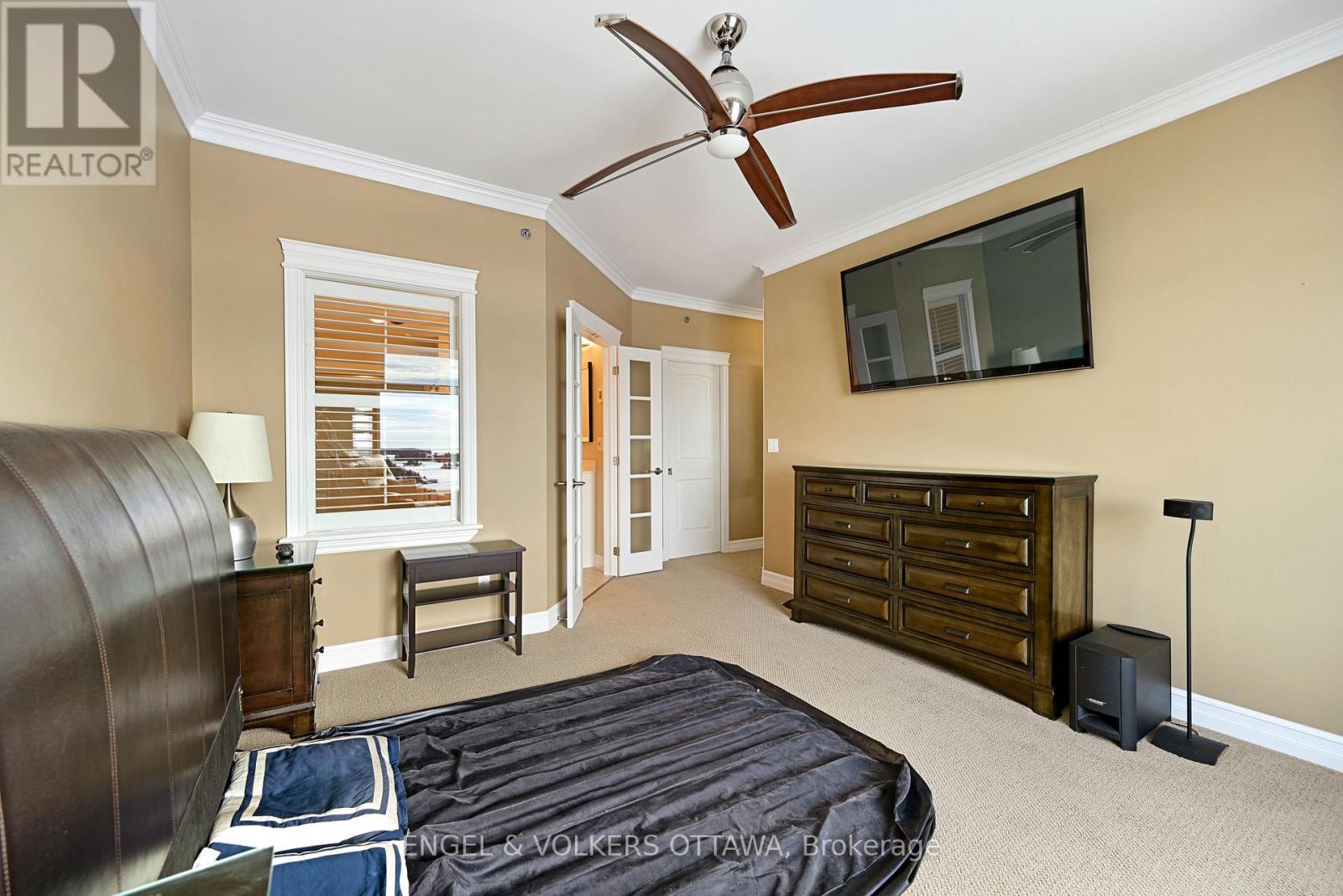 1802 - 15 St Andrew Street