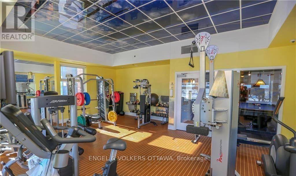 1802 - 15 St Andrew Street