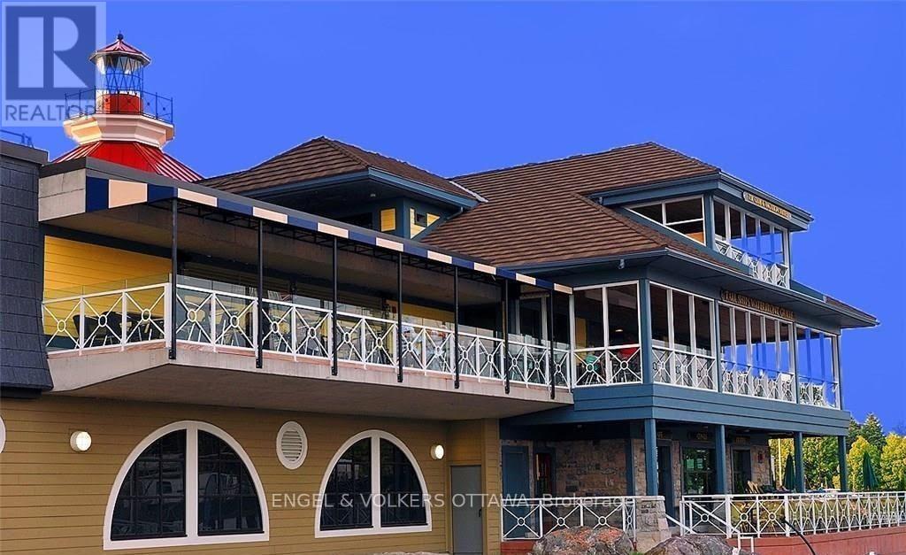 1802 - 15 St Andrew Street