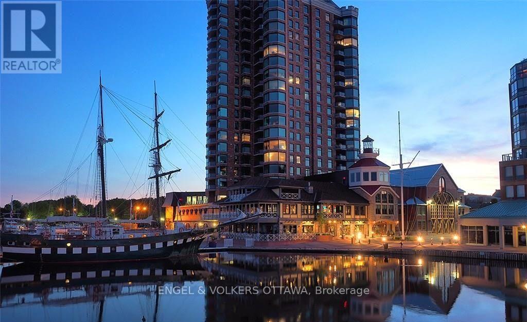 1802 - 15 St Andrew Street