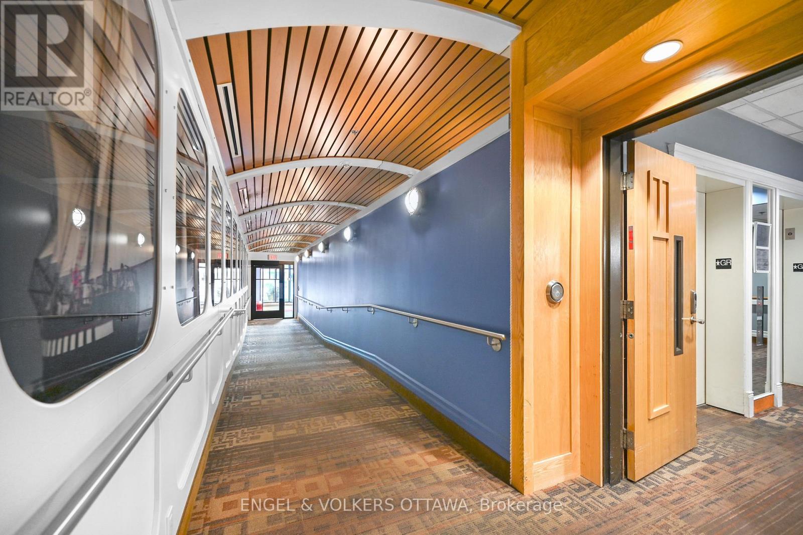 1802 - 15 St Andrew Street