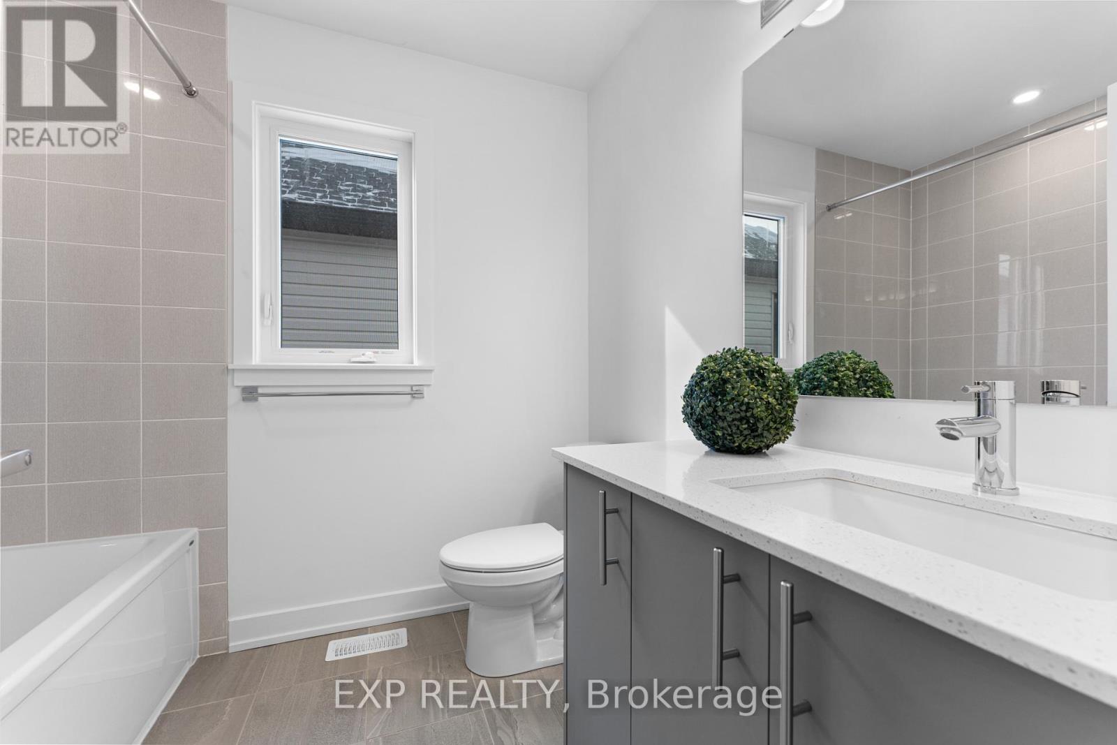 27 Moosonee Crescent