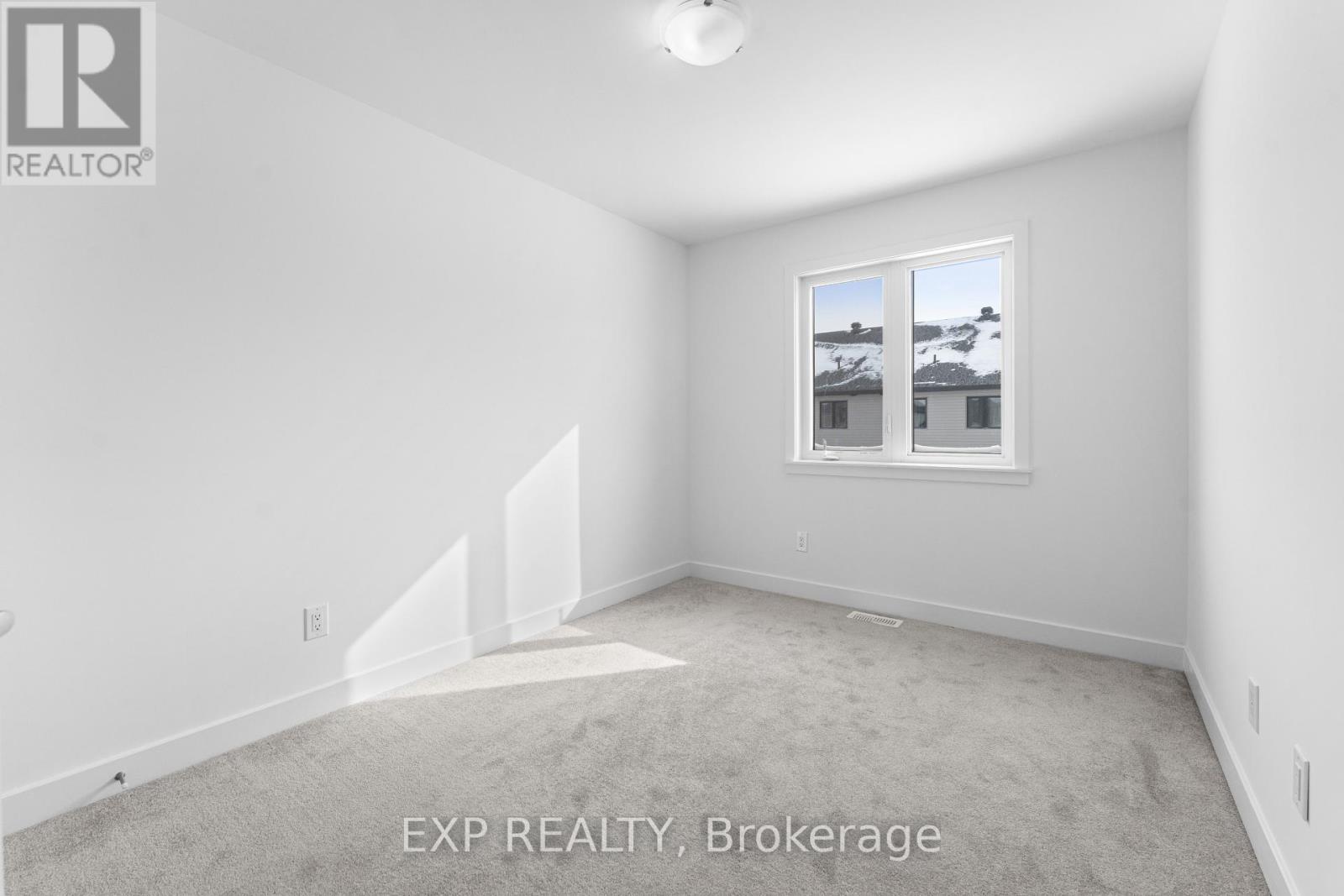 27 Moosonee Crescent