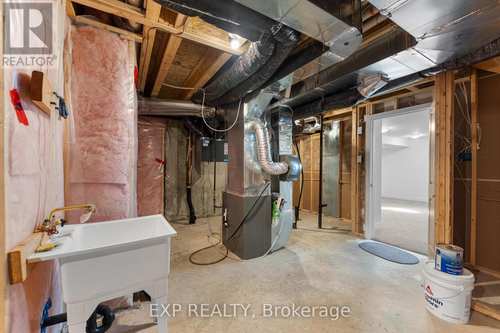 27 Moosonee Crescent