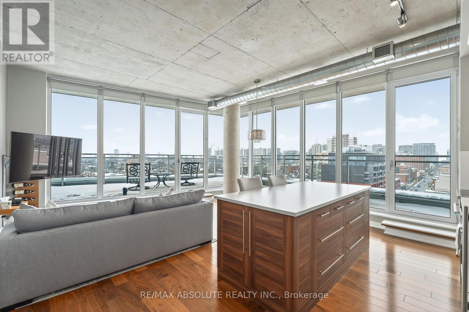 906 - 354 Gladstone Avenue