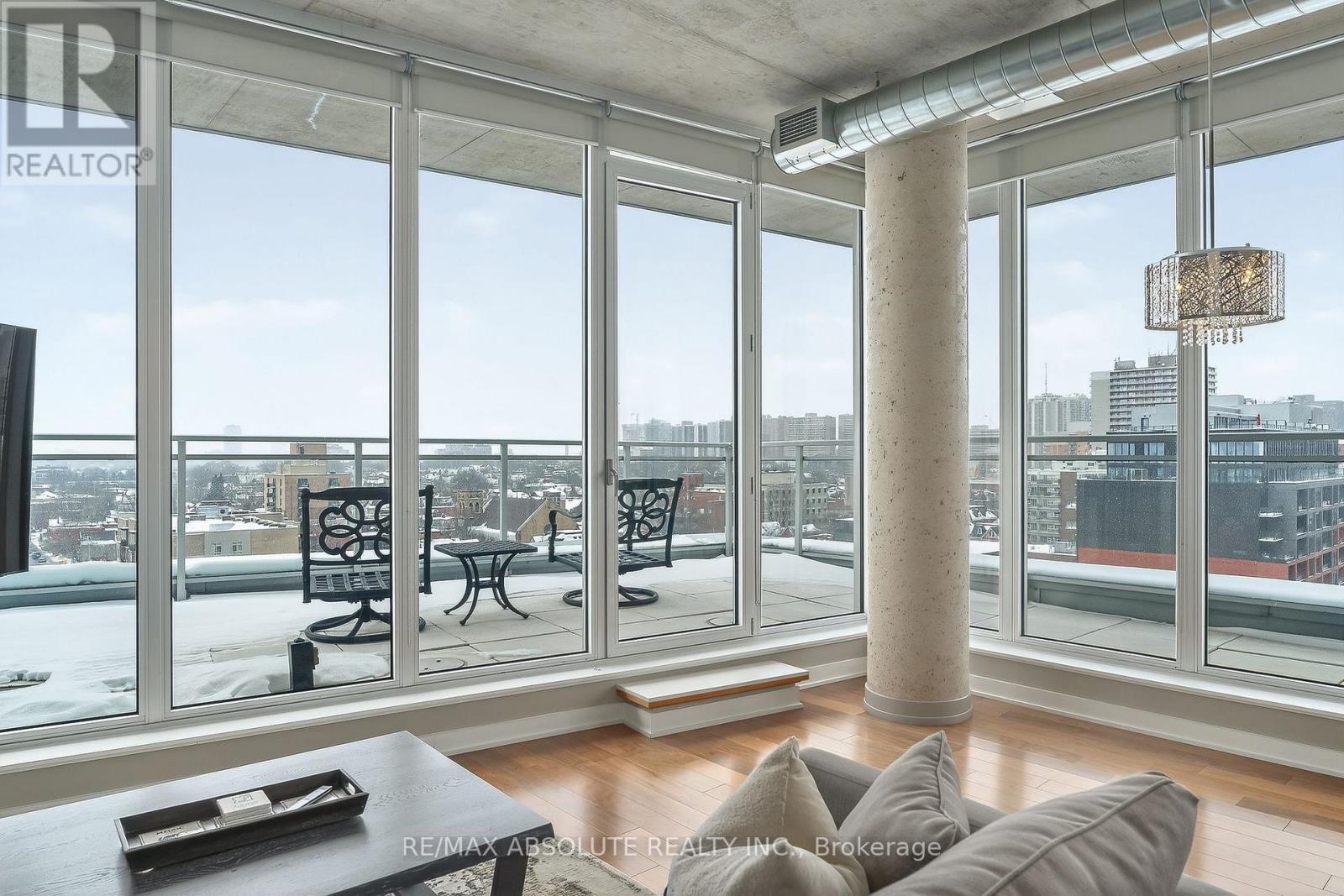 906 - 354 Gladstone Avenue