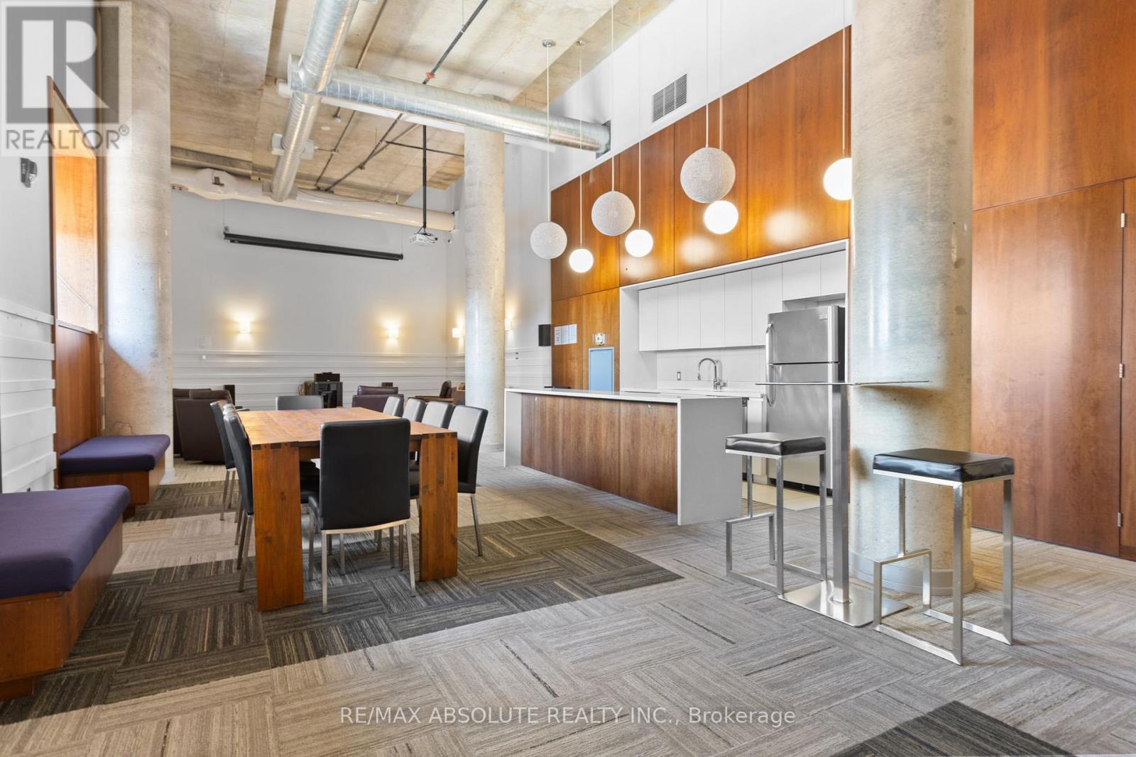 906 - 354 Gladstone Avenue