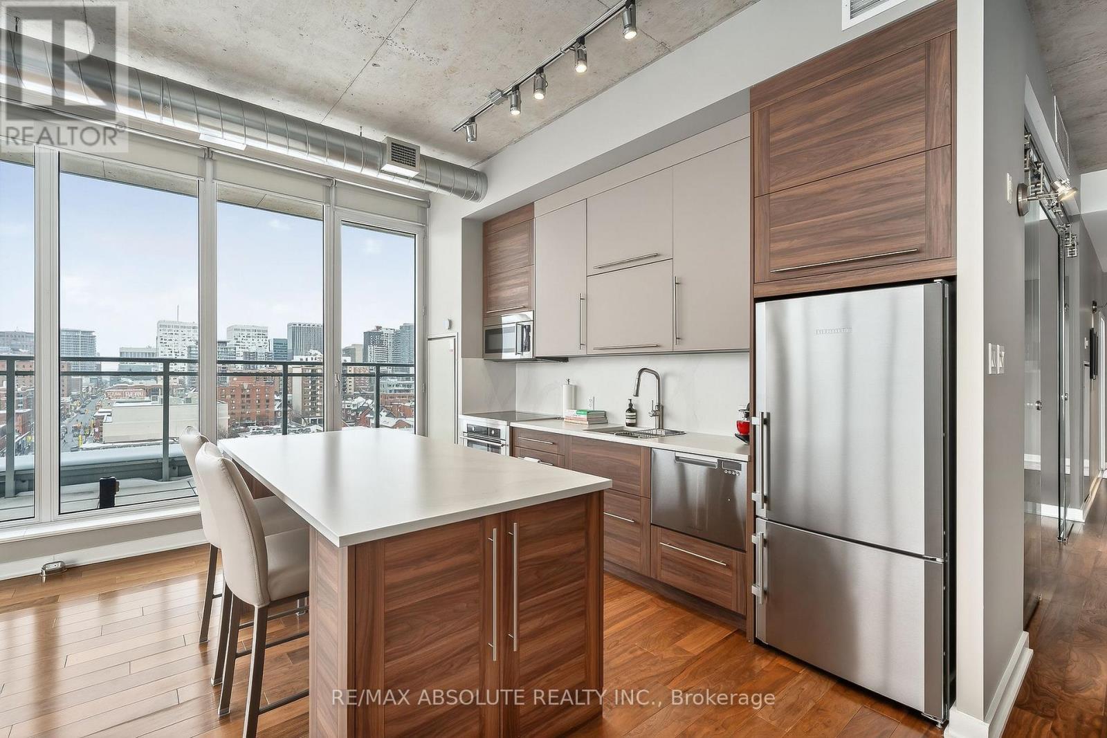 906 - 354 Gladstone Avenue