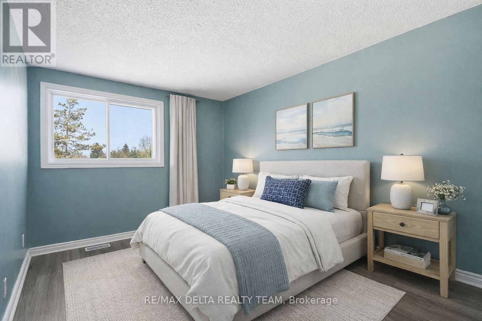 7877 Jeanne D'arc Boulevard N