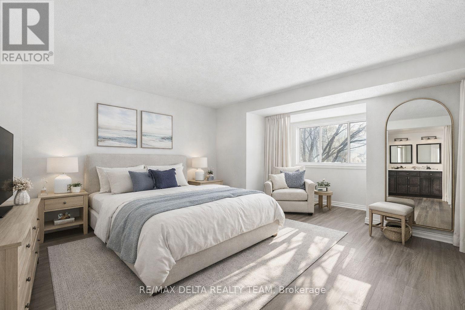 7877 Jeanne D'arc Boulevard N