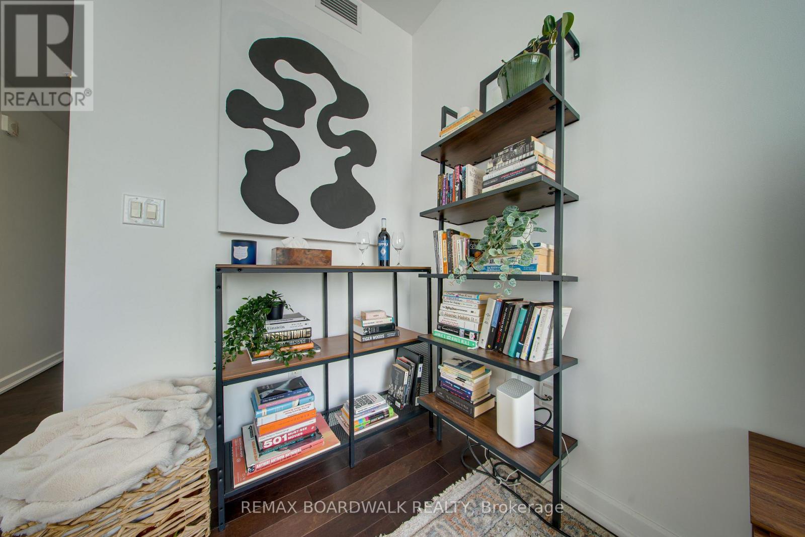 803 - 300 Lisgar Street