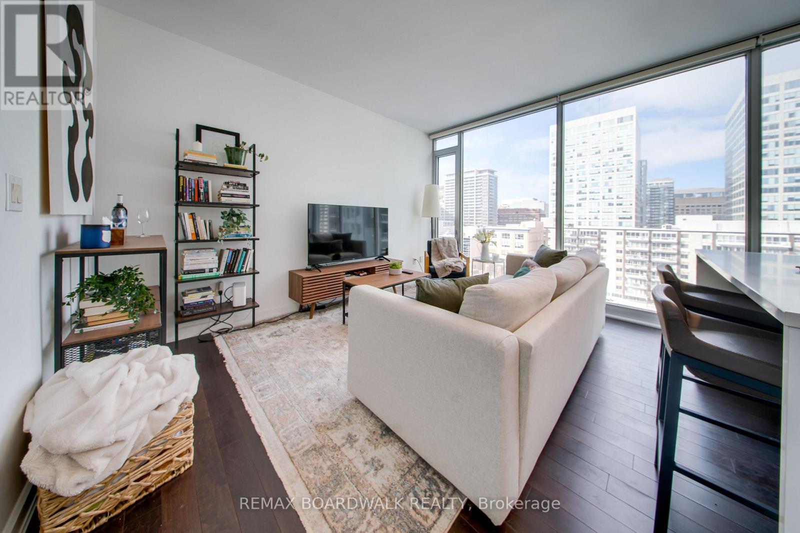 803 - 300 Lisgar Street