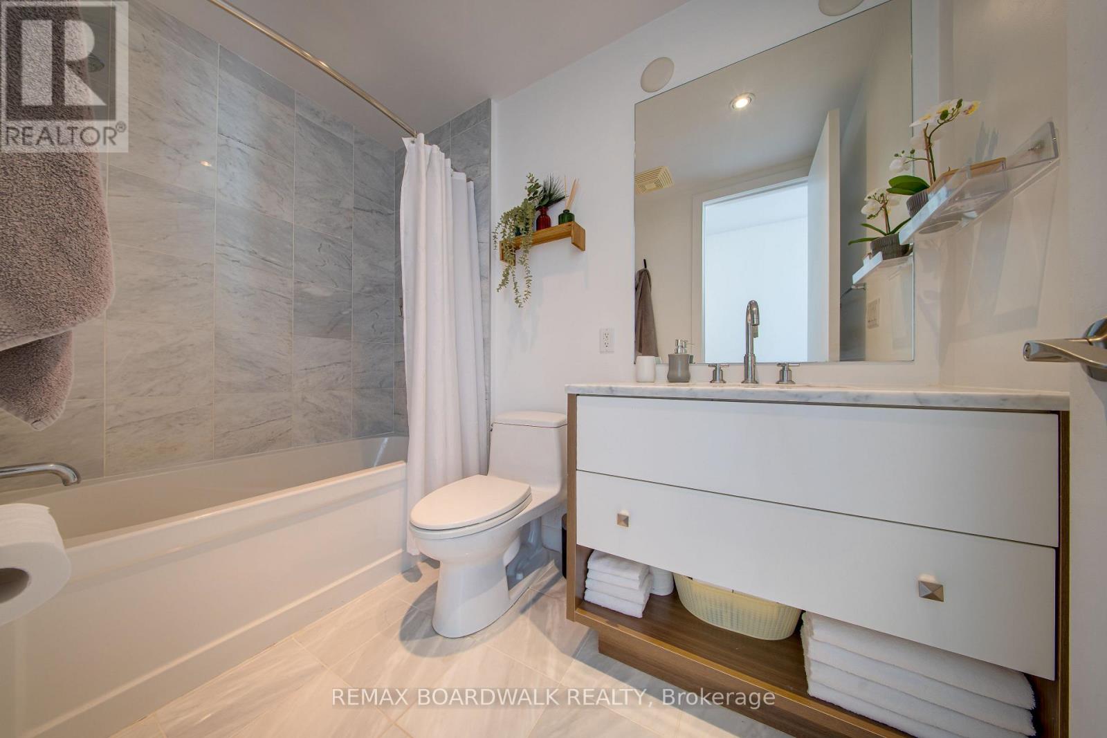 803 - 300 Lisgar Street