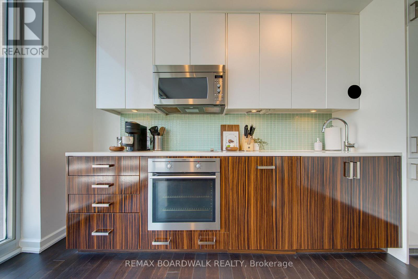 803 - 300 Lisgar Street