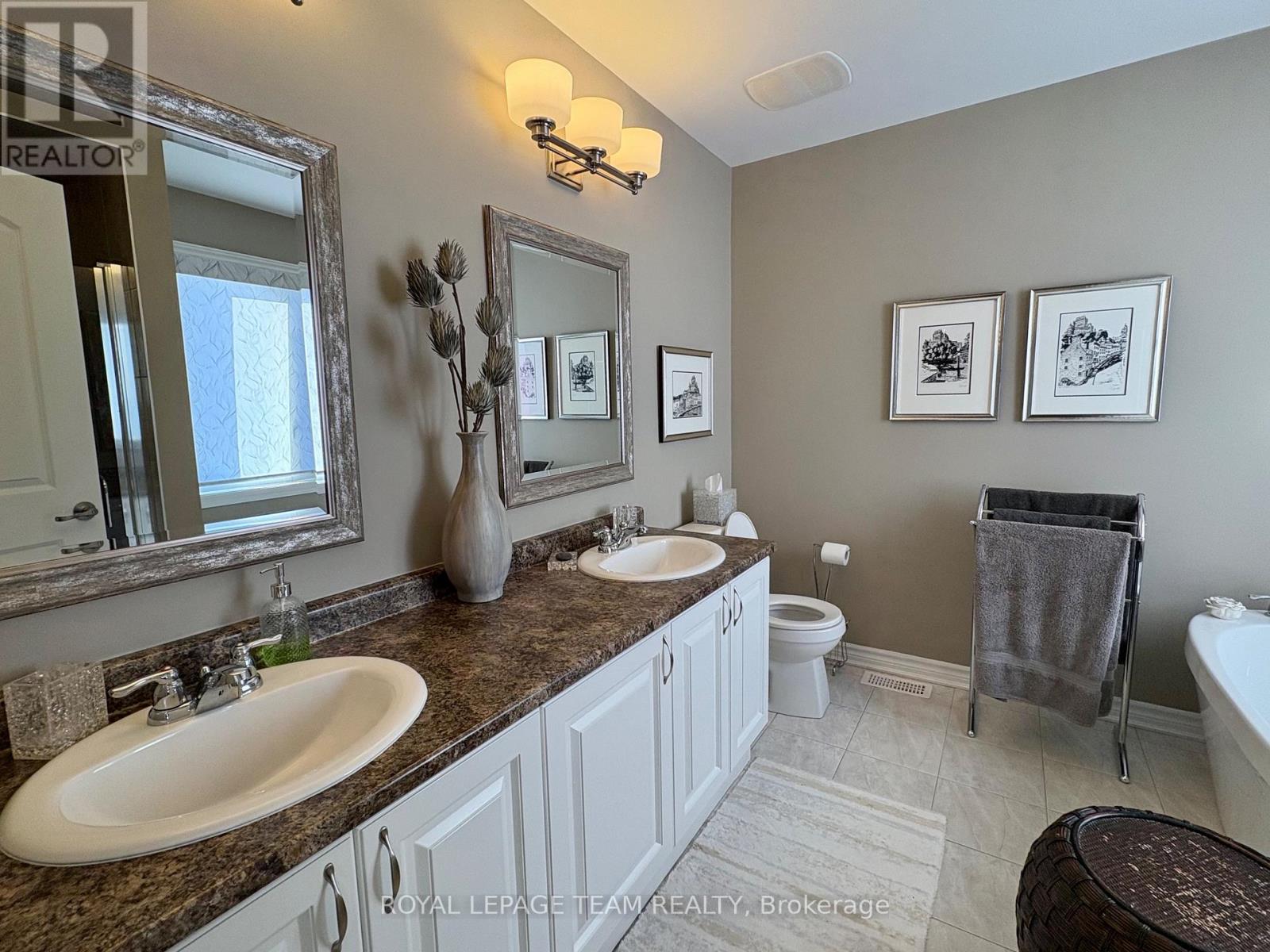 979 Shimmerton Circle