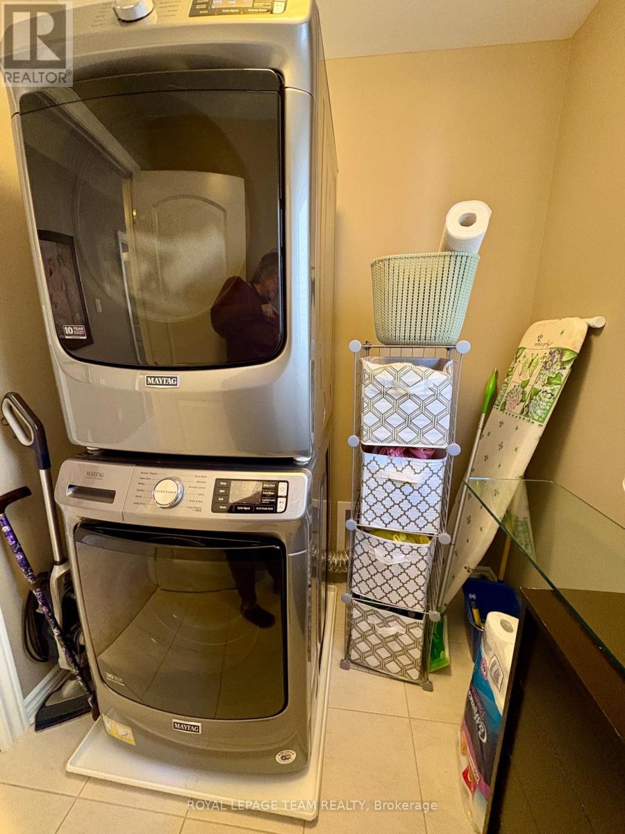 979 Shimmerton Circle