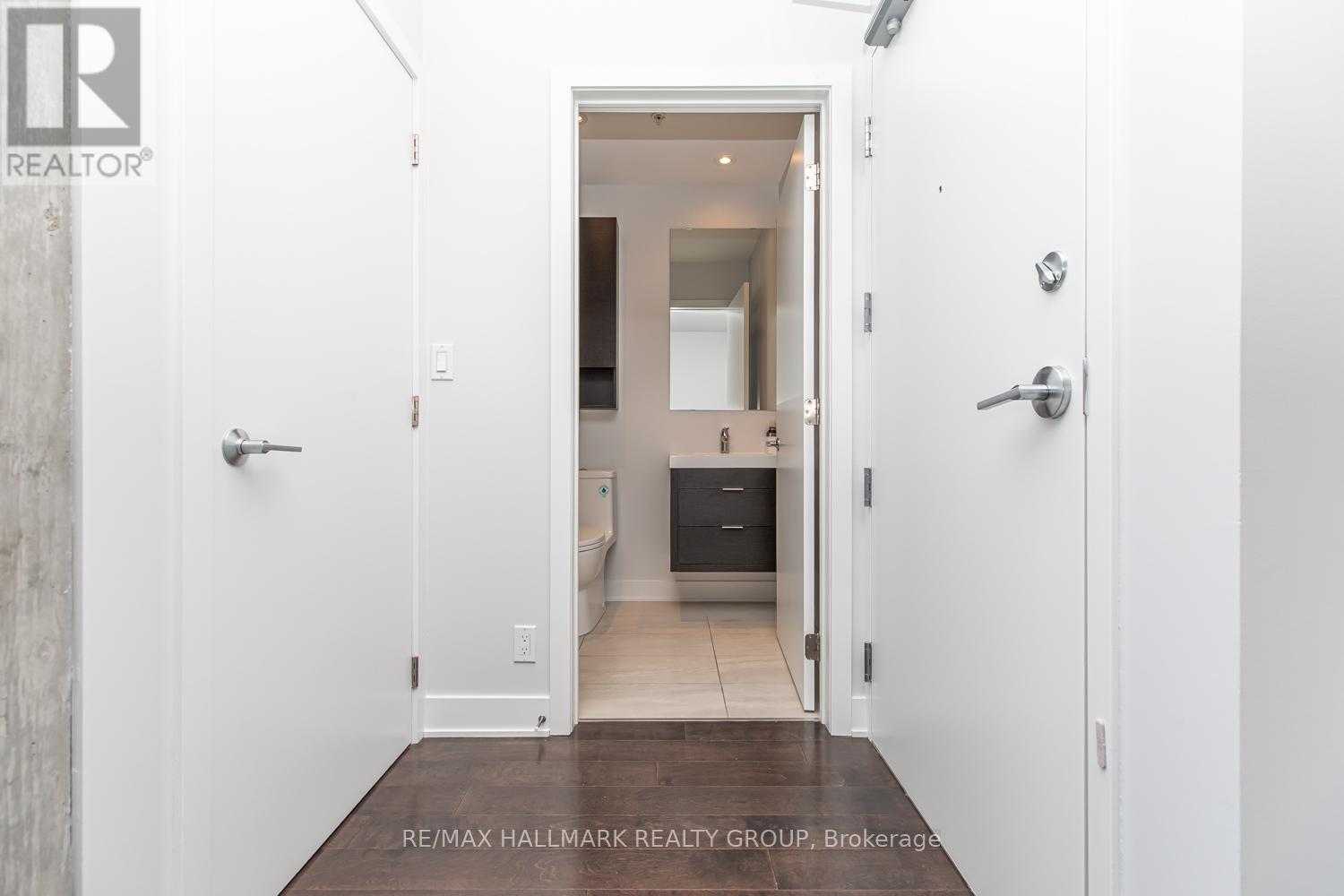 1905 - 20 Daly Avenue