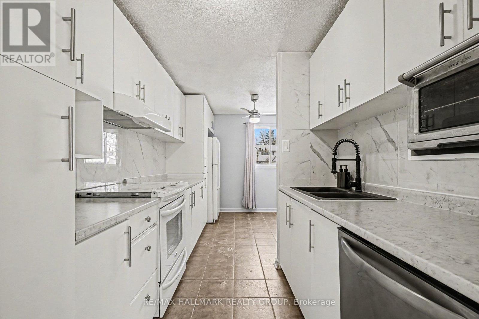 55 - 7846 Jeanne D'arc Boulevard