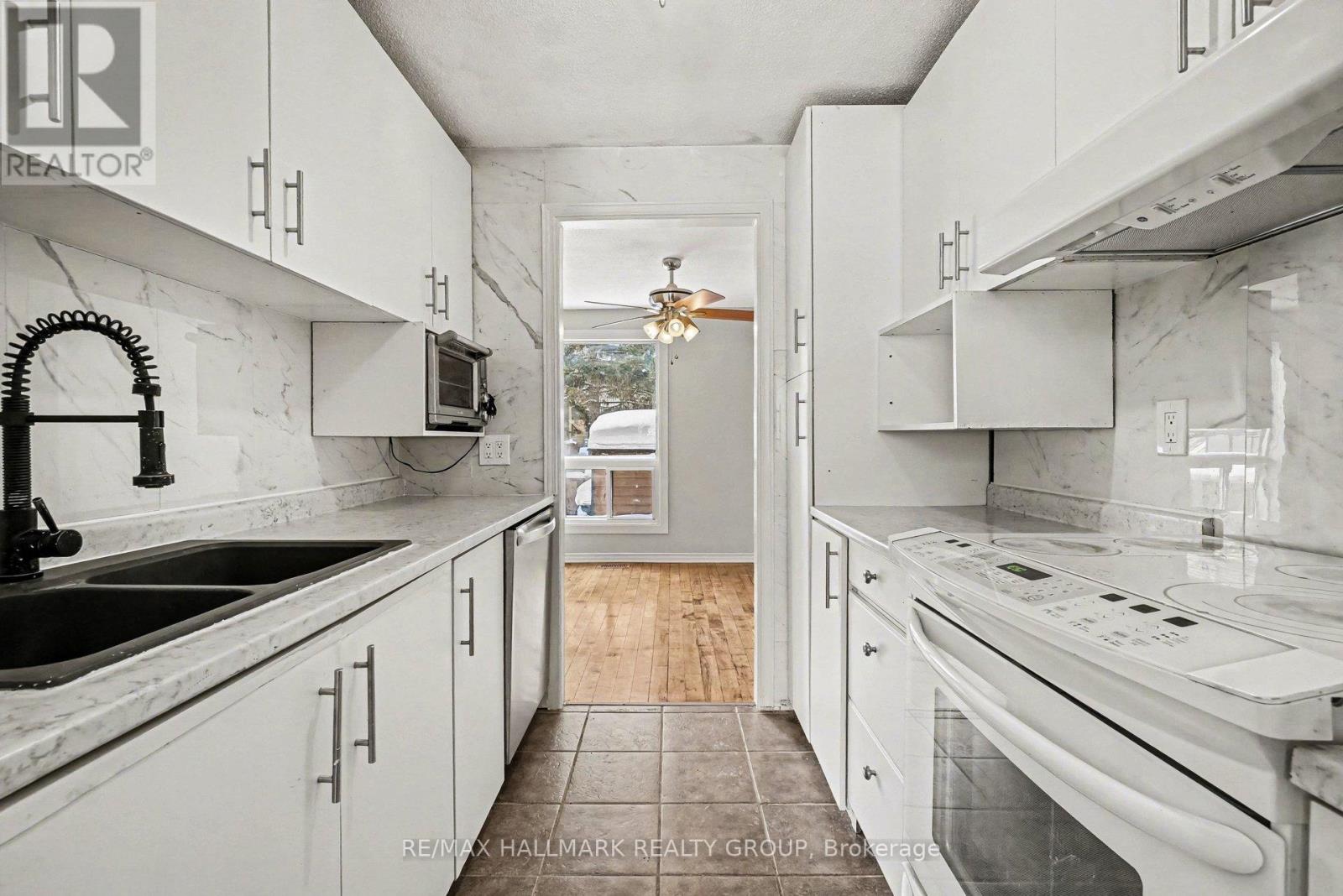 55 - 7846 Jeanne D'arc Boulevard