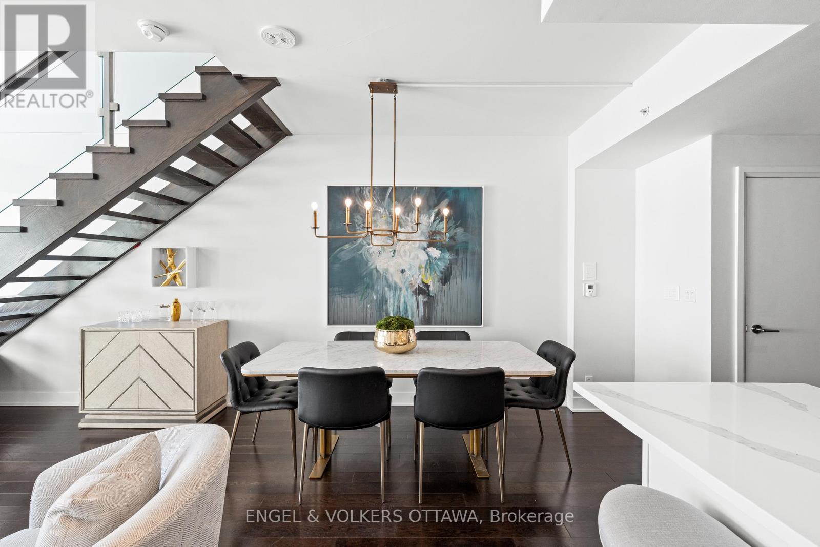 110 - 1035 Bank Street