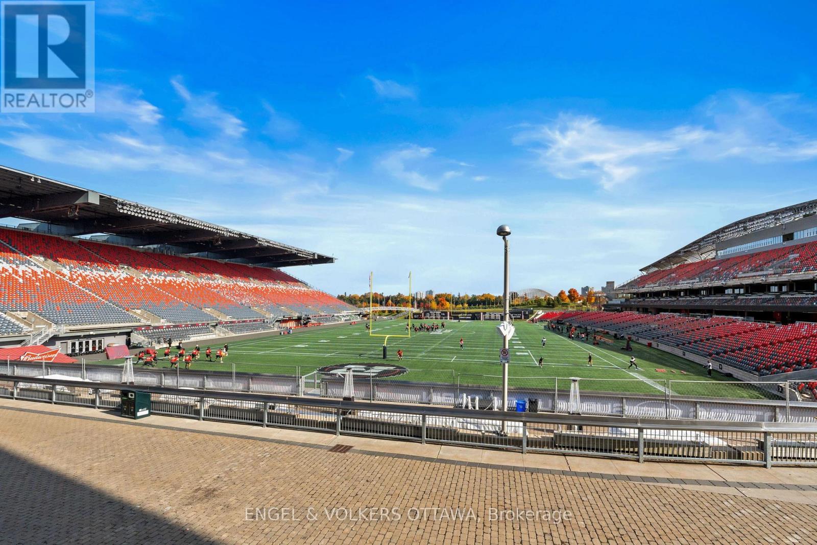 110 - 1035 Bank Street