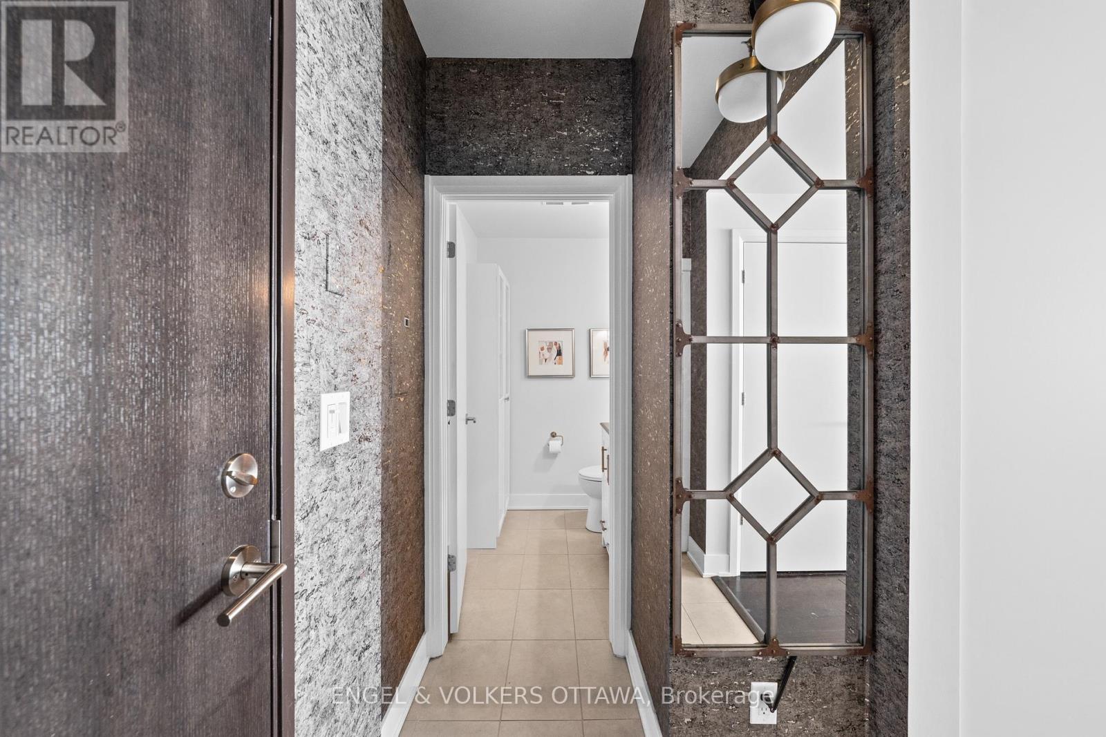 110 - 1035 Bank Street