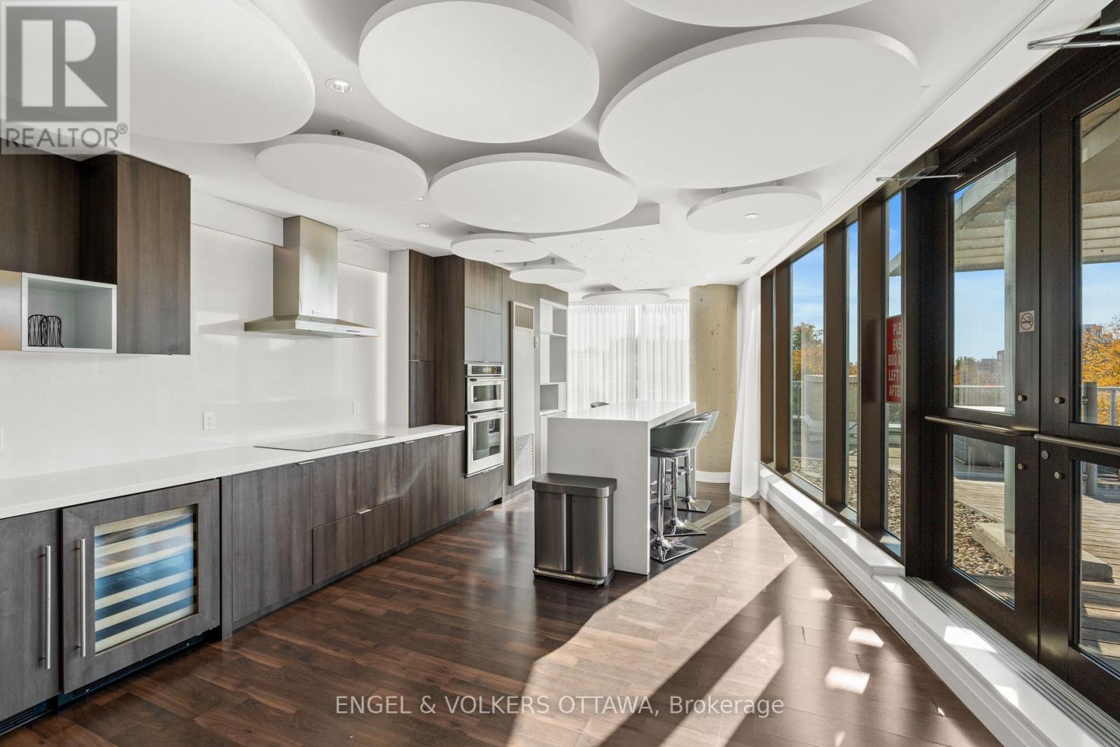 110 - 1035 Bank Street