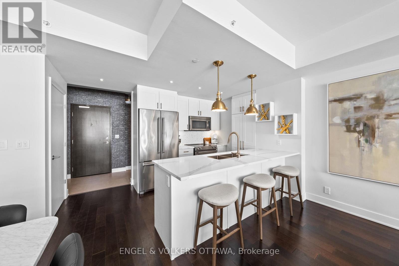 110 - 1035 Bank Street