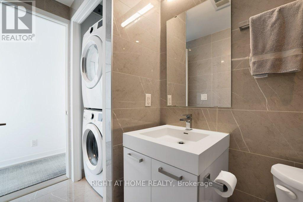 2002 - 203 Catherine Street