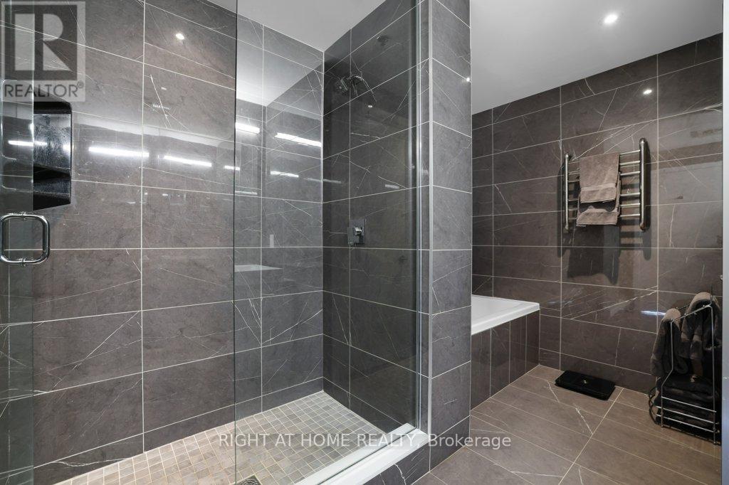 2002 - 203 Catherine Street