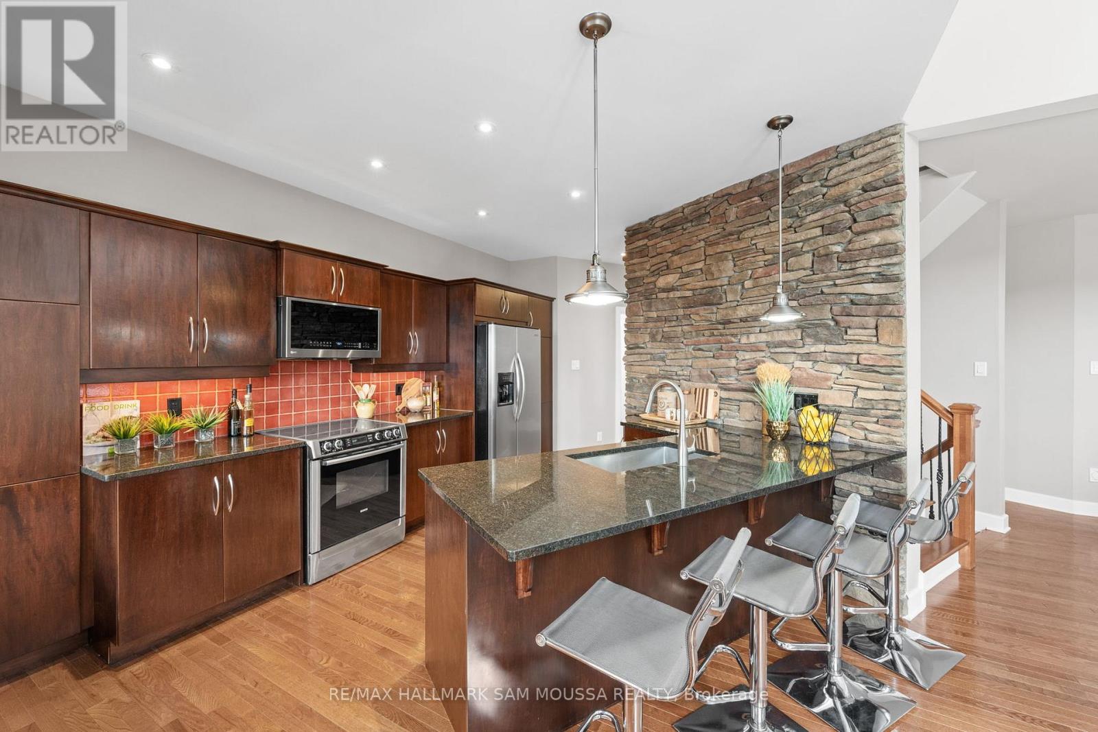 25 Marsh Sparrow Private