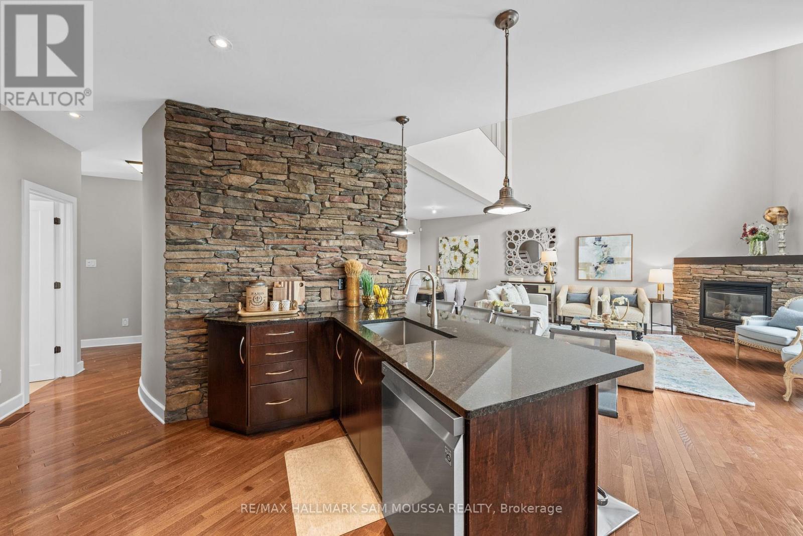 25 Marsh Sparrow Private