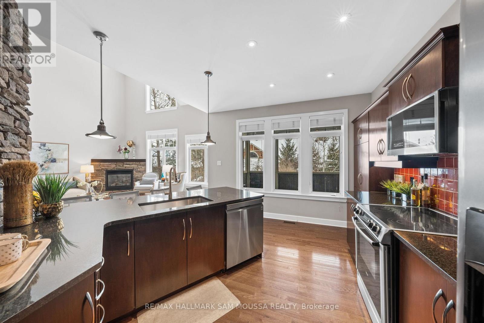 25 Marsh Sparrow Private