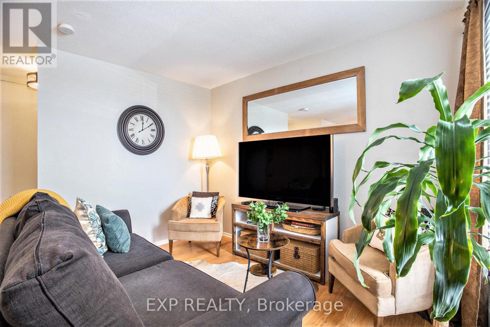 706 - 915 Elmsmere Road