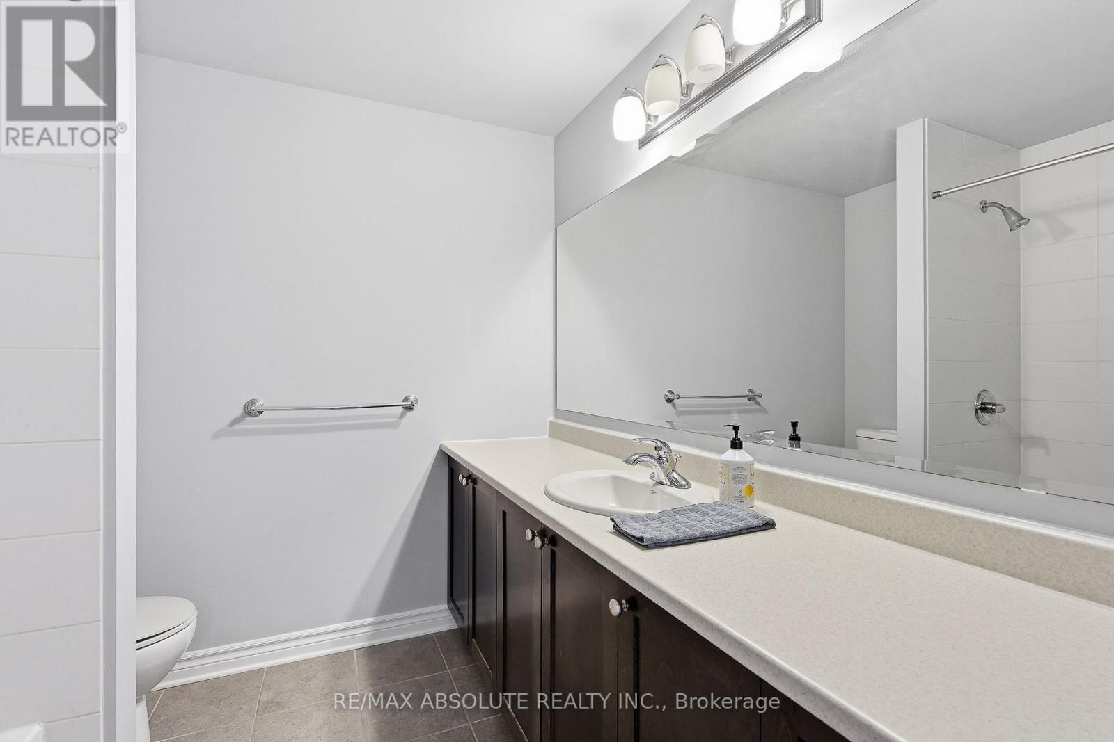 6 - 135 Bluestone Private