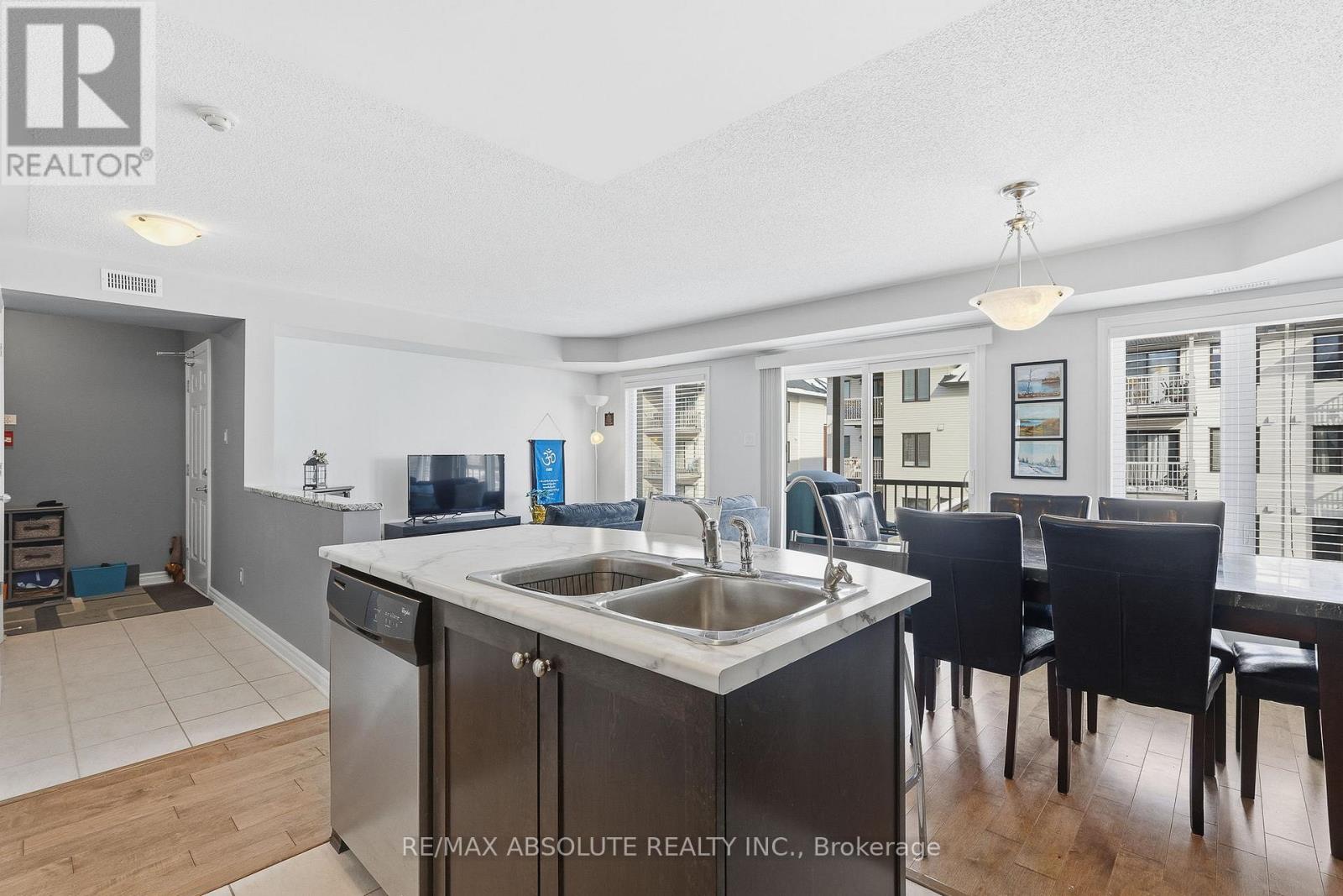 6 - 135 Bluestone Private