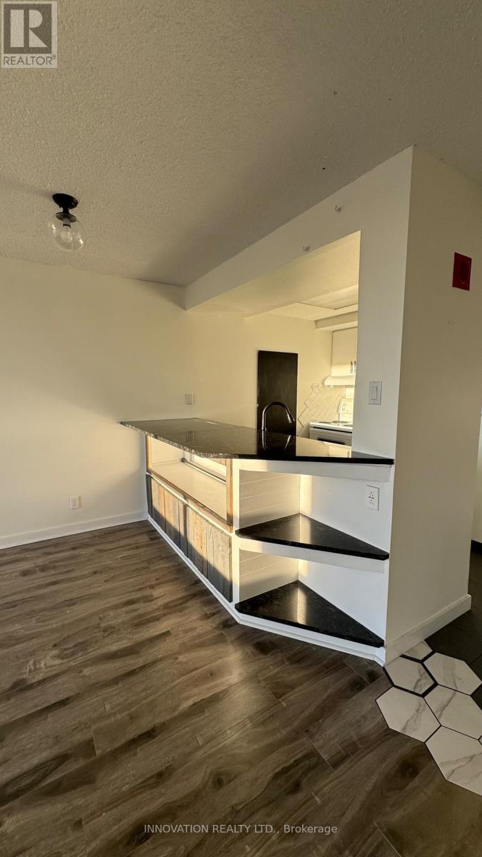 409 - 35 Holland Avenue