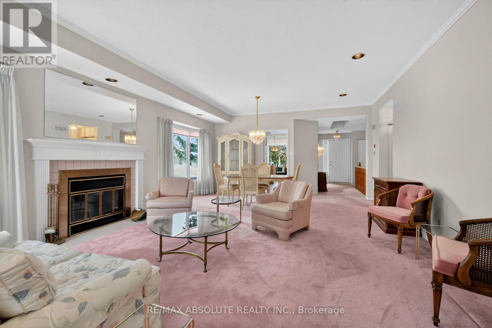 18 Pine Needles Court