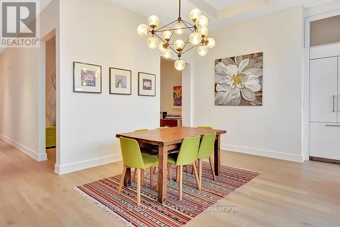 202 - 12 Stirling Avenue