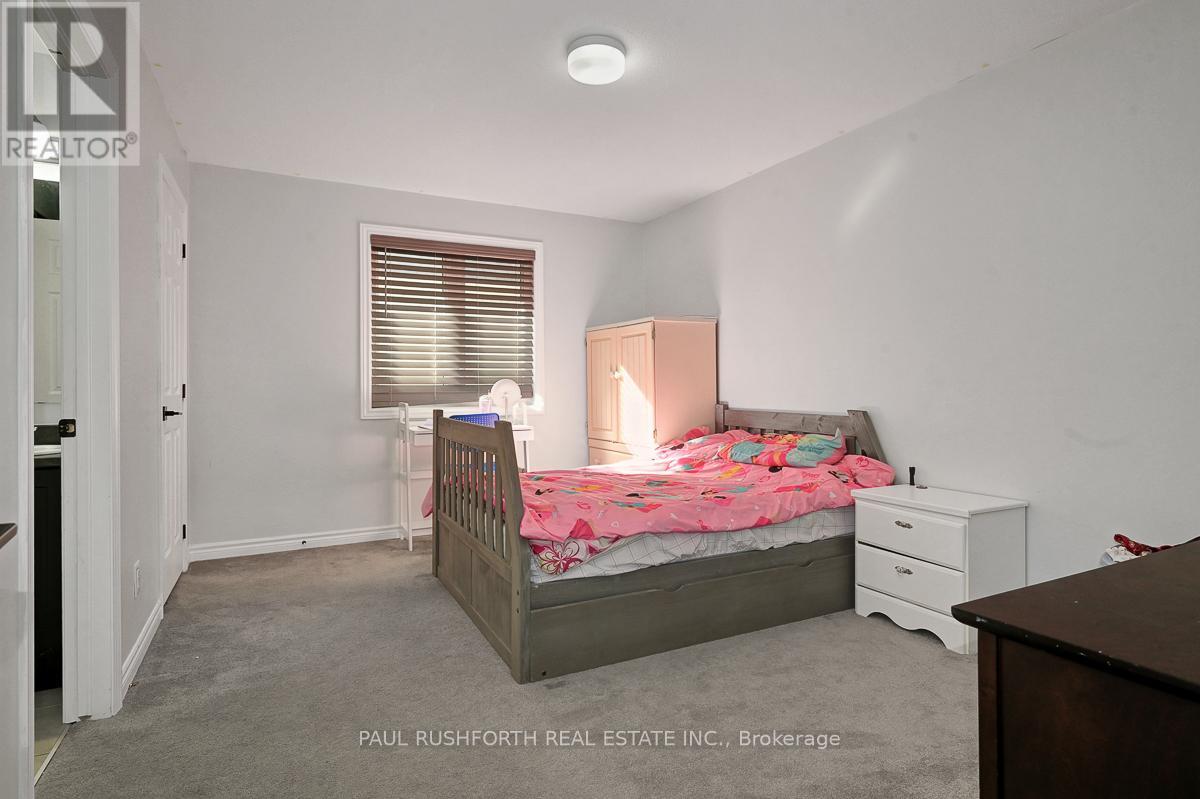 45 Mudminnow Crescent