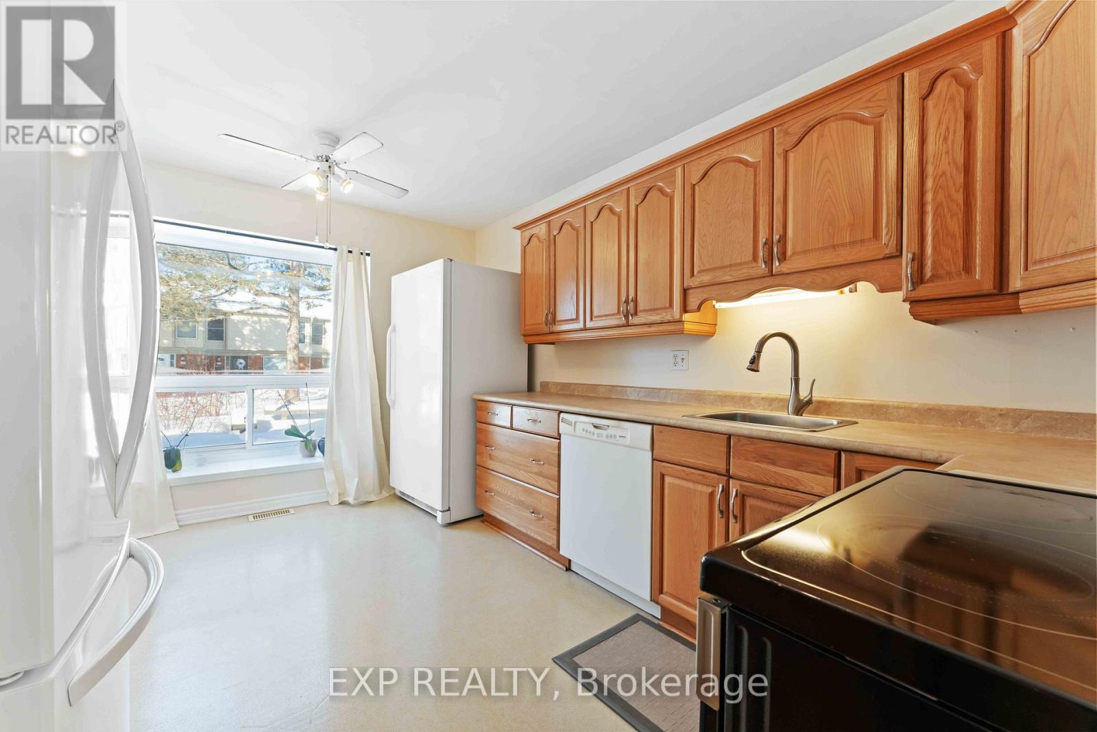 38 - 820 Cahill Drive W