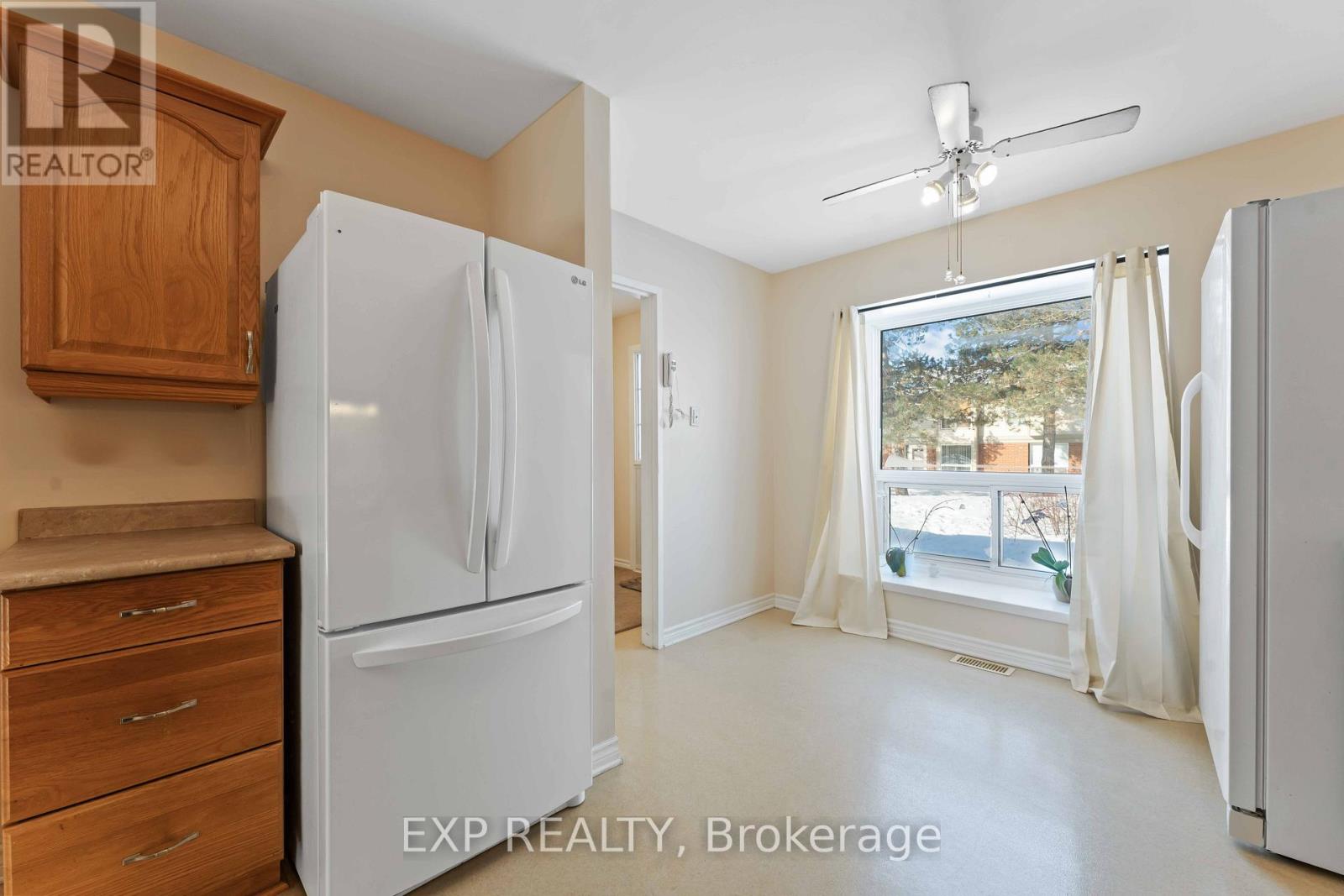 38 - 820 Cahill Drive W