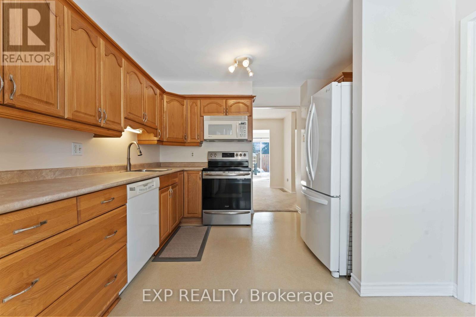 38 - 820 Cahill Drive W