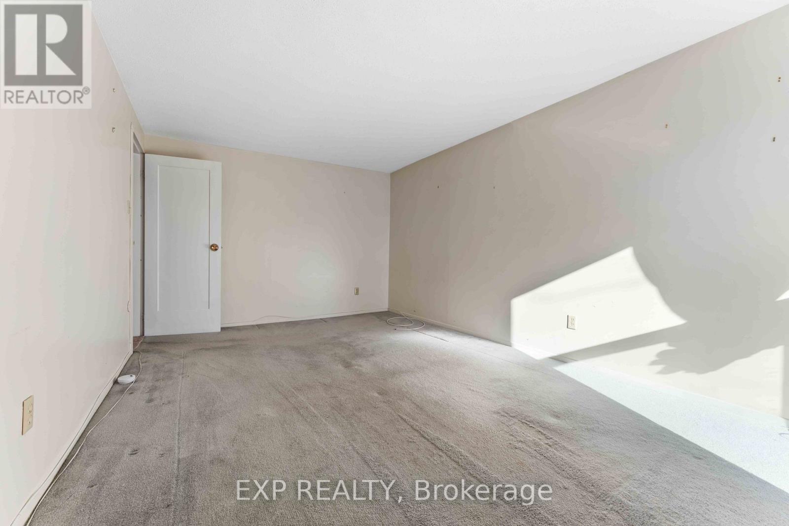 38 - 820 Cahill Drive W